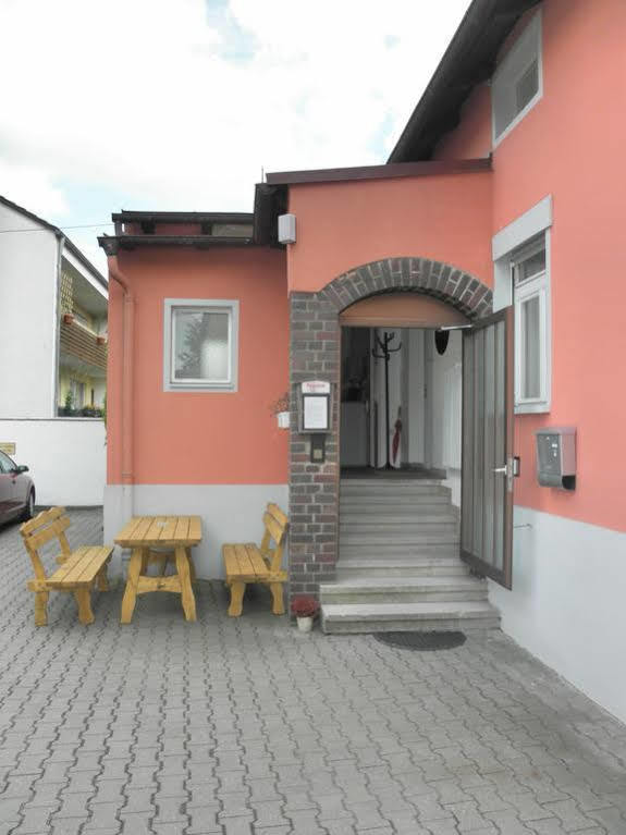 Pension Holzgarten Regensburg Exterior foto
